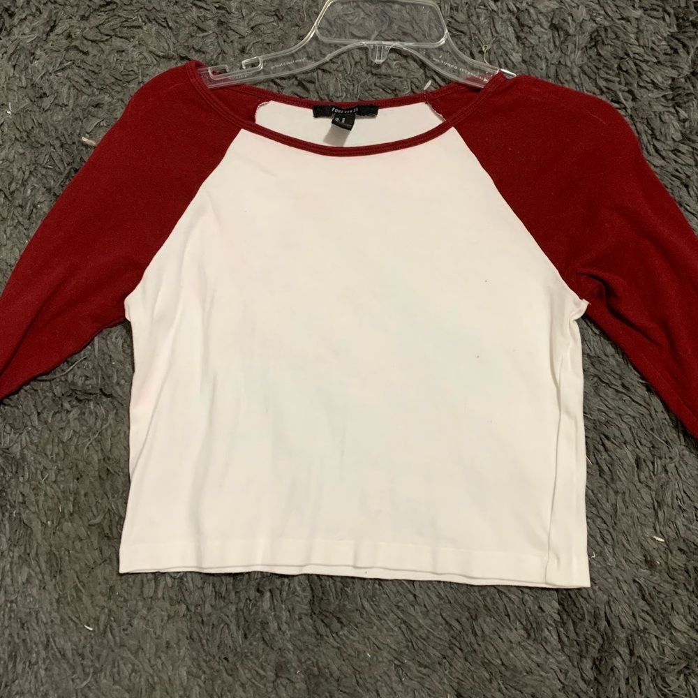 Crimson baseball tee